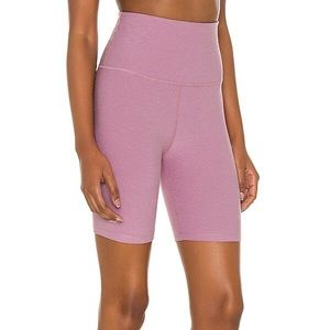 Beyond Yoga Spacedye Biker short in orchid haze size small